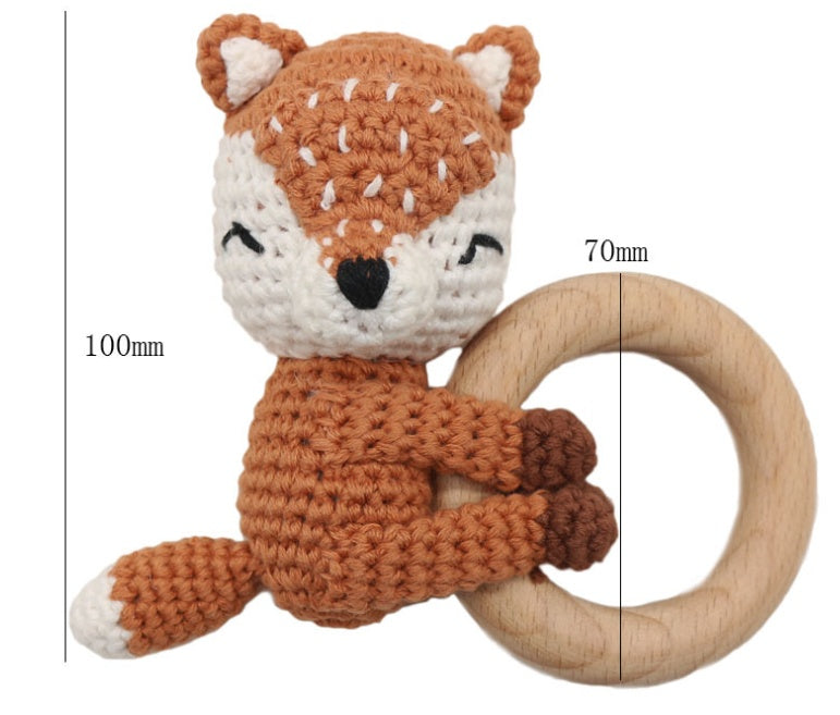 Hochet en bois et crochet fait main