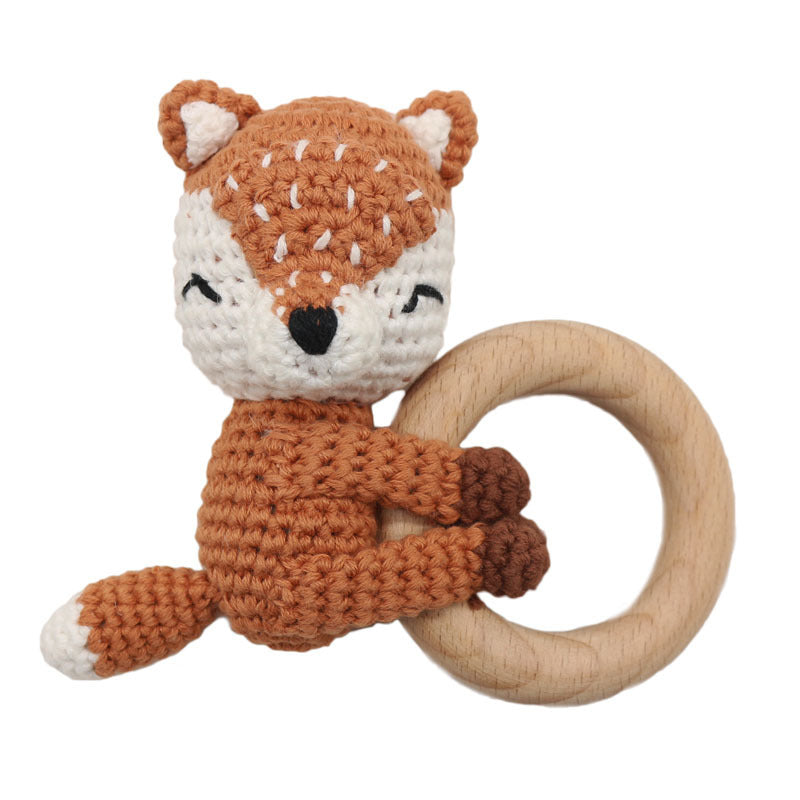 Hochet en bois et crochet fait main