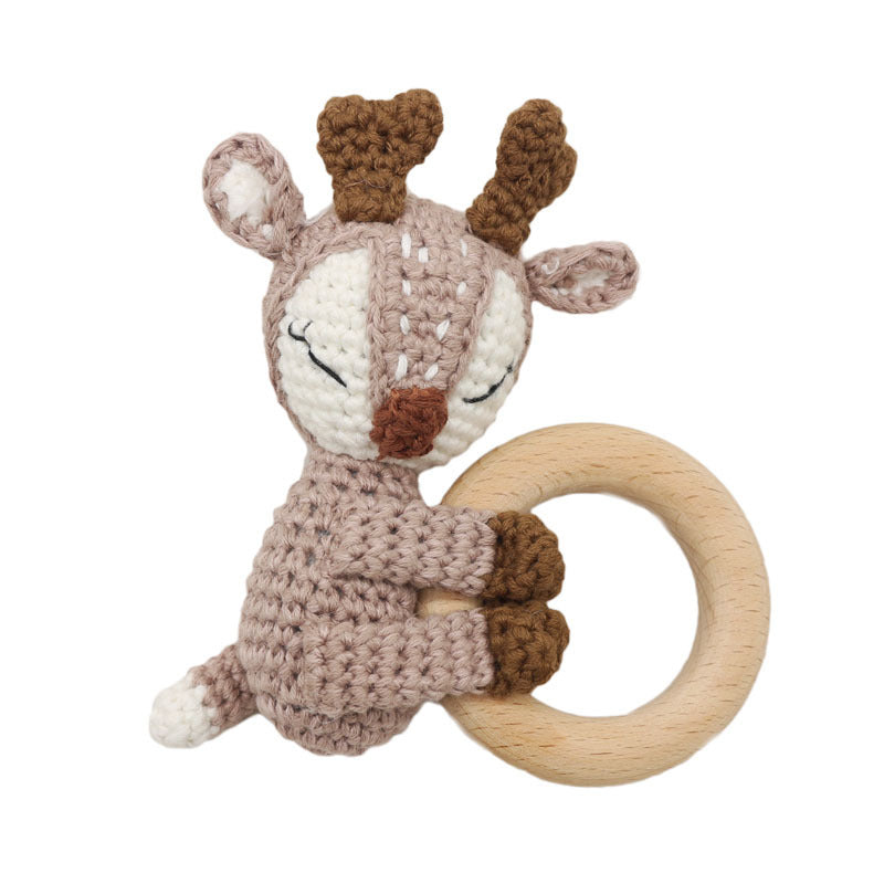 Hochet en bois et crochet fait main